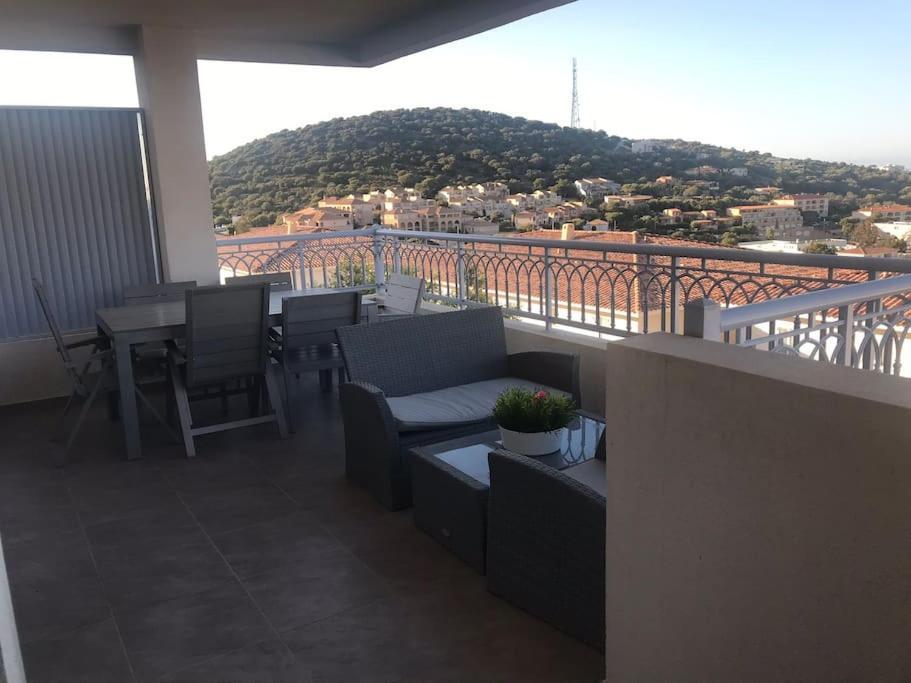 Appart Avec Terrasse Vue Sur Mer Exceptionnelle LʼÎle-Rousse Exterior foto